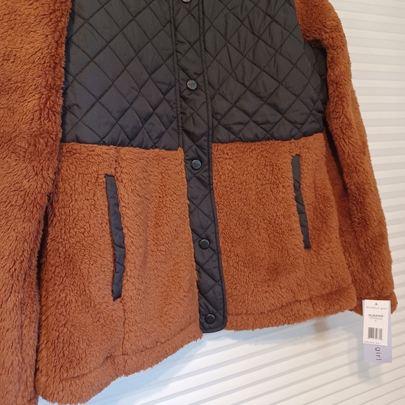 NWT Madden Girl Cozy Mixed-Media Fleece Jacket in Toffee Black - Picture 2 of 10
